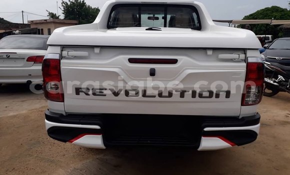 Acheter Occasion Voiture Toyota Hilux Blanc à Lomé, Togo Acheter Occasion Voiture Toyota Hilux Blanc à Lomé, Togo