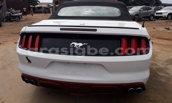 Buy Used Ford Mustang White Car in Lome in Togo Buy Used Ford Mustang White Car in Lome in Togo