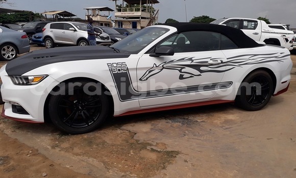 Buy Used Ford Mustang White Car in Lome in Togo Buy Used Ford Mustang White Car in Lome in Togo
