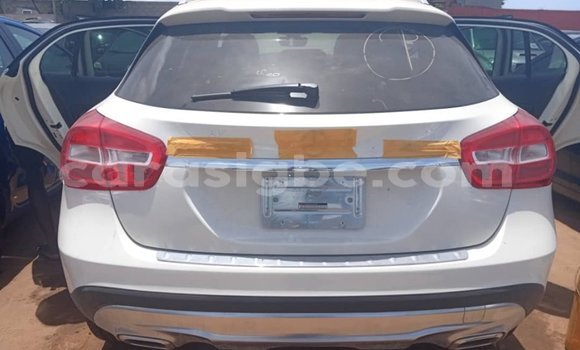 Acheter Occasion Voiture Mercedes‒Benz GLA-klasse Blanc à Lomé, Togo Acheter Occasion Voiture Mercedes‒Benz GLA-klasse Blanc à Lomé, Togo