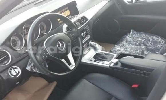 Buy Used Mercedes‒Benz C–Class Beige Car in Lome in Togo Buy Used Mercedes‒Benz C–Class Beige Car in Lome in Togo