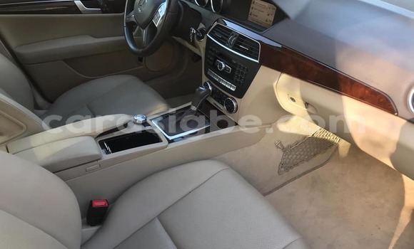 Acheter Occasion Voiture Mercedes‒Benz C–Class Noir à Lomé, Togo Acheter Occasion Voiture Mercedes‒Benz C–Class Noir à Lomé, Togo