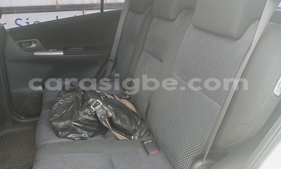 Acheter Occasion Voiture Toyota Corolla Verso Blanc à Lomé, Togo Acheter Occasion Voiture Toyota Corolla Verso Blanc à Lomé, Togo