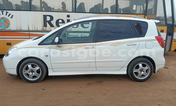 Acheter Occasion Voiture Toyota Corolla Verso Blanc à Lomé, Togo Acheter Occasion Voiture Toyota Corolla Verso Blanc à Lomé, Togo