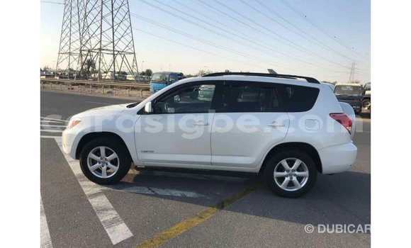 Acheter Import Voiture Toyota 4Runner Blanc à Import - Dubai, Togo Acheter Import Voiture Toyota 4Runner Blanc à Import - Dubai, Togo