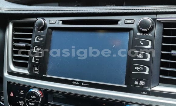 Acheter Occasion Voiture Toyota Highlander Gris à Lomé, Togo Acheter Occasion Voiture Toyota Highlander Gris à Lomé, Togo