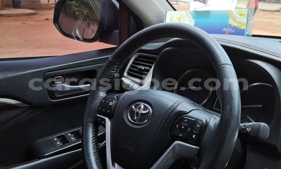 Acheter Occasion Voiture Toyota Highlander Marron à Lomé, Togo Acheter Occasion Voiture Toyota Highlander Marron à Lomé, Togo