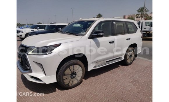 Acheter Import Voiture Lexus LX Blanc à Import - Dubai, Togo Acheter Import Voiture Lexus LX Blanc à Import - Dubai, Togo