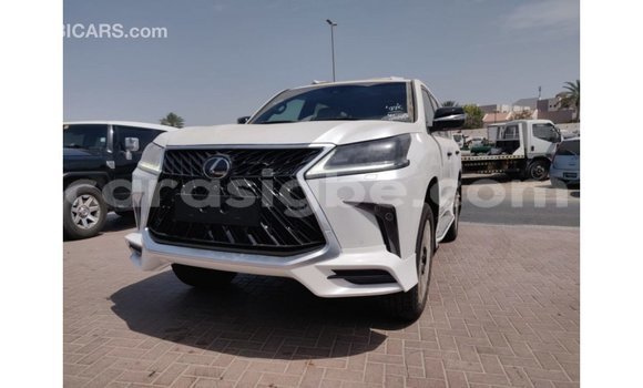 Acheter Import Voiture Lexus LX Blanc à Import - Dubai, Togo Acheter Import Voiture Lexus LX Blanc à Import - Dubai, Togo
