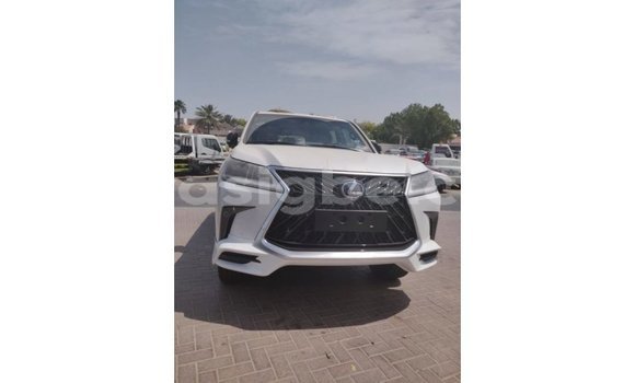 Acheter Import Voiture Lexus LX Blanc à Import - Dubai, Togo Acheter Import Voiture Lexus LX Blanc à Import - Dubai, Togo