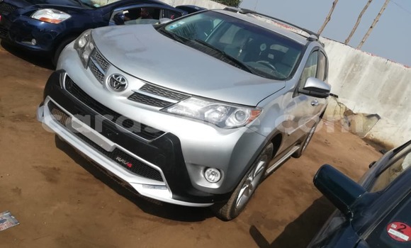 Acheter Occasion Voiture Toyota RAV4 Gris à Lomé, Togo Acheter Occasion Voiture Toyota RAV4 Gris à Lomé, Togo