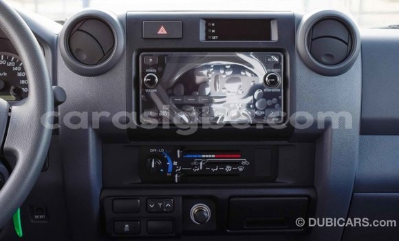 Acheter Import Voiture Toyota Land Cruiser Blanc à Import - Dubai, Togo Acheter Import Voiture Toyota Land Cruiser Blanc à Import - Dubai, Togo