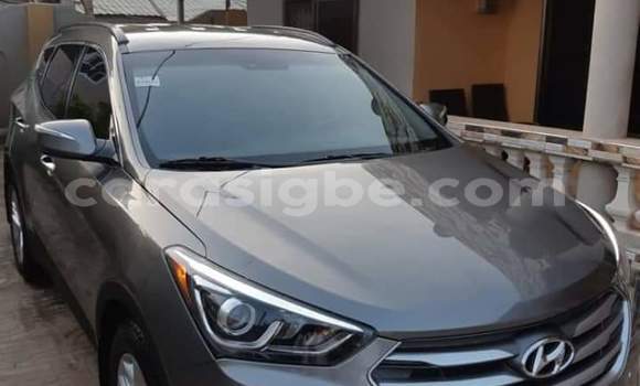 Acheter Occasion Voiture Hyundai Santa Fe Gris à Lomé, Togo Acheter Occasion Voiture Hyundai Santa Fe Gris à Lomé, Togo