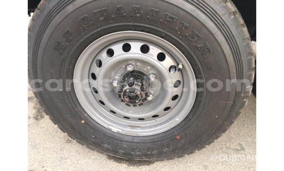 Acheter Import Voiture Toyota Land Cruiser Blanc à Import - Dubai, Togo Acheter Import Voiture Toyota Land Cruiser Blanc à Import - Dubai, Togo