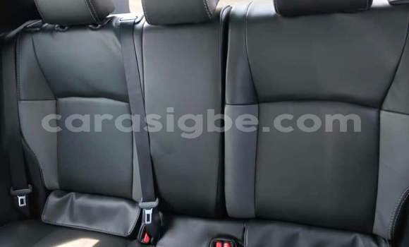 Acheter Occasion Voiture Toyota C-HR Blanc à Lomé, Togo Acheter Occasion Voiture Toyota C-HR Blanc à Lomé, Togo