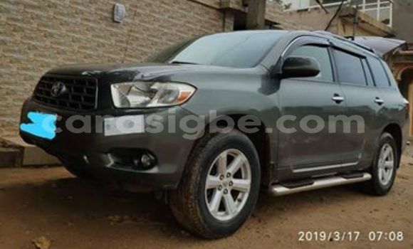 Acheter Occasion Voiture Toyota Highlander Vert à Lomé, Togo Acheter Occasion Voiture Toyota Highlander Vert à Lomé, Togo