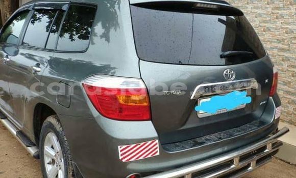 Acheter Occasion Voiture Toyota Highlander Vert à Lomé, Togo Acheter Occasion Voiture Toyota Highlander Vert à Lomé, Togo