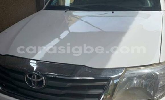 Acheter Occasion Voiture Toyota Hilux Blanc à Lomé, Togo Acheter Occasion Voiture Toyota Hilux Blanc à Lomé, Togo