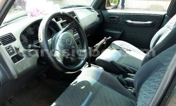 Acheter Occasion Voiture Toyota RAV4 Gris à Lomé, Togo Acheter Occasion Voiture Toyota RAV4 Gris à Lomé, Togo