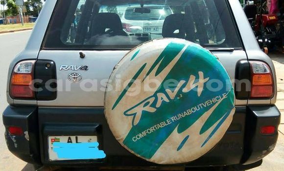 Acheter Occasion Voiture Toyota RAV4 Gris à Lomé, Togo Acheter Occasion Voiture Toyota RAV4 Gris à Lomé, Togo