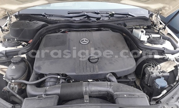 Buy Used Mercedes‒Benz C–Class White Car in Lome in Togo Buy Used Mercedes‒Benz C–Class White Car in Lome in Togo