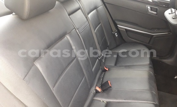 Buy Used Mercedes‒Benz C–Class White Car in Lome in Togo Buy Used Mercedes‒Benz C–Class White Car in Lome in Togo