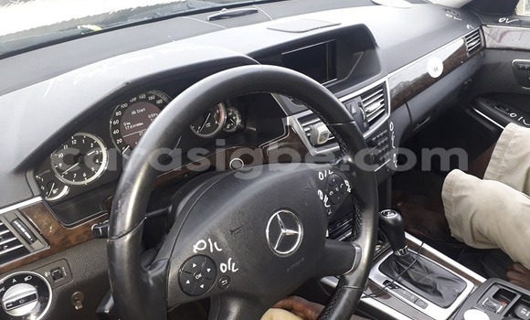 Buy Used Mercedes‒Benz C–Class White Car in Lome in Togo Buy Used Mercedes‒Benz C–Class White Car in Lome in Togo