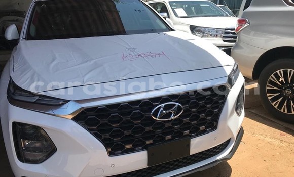 Buy Used Hyundai Santa Fe White Car in Lome in Togo Buy Used Hyundai Santa Fe White Car in Lome in Togo