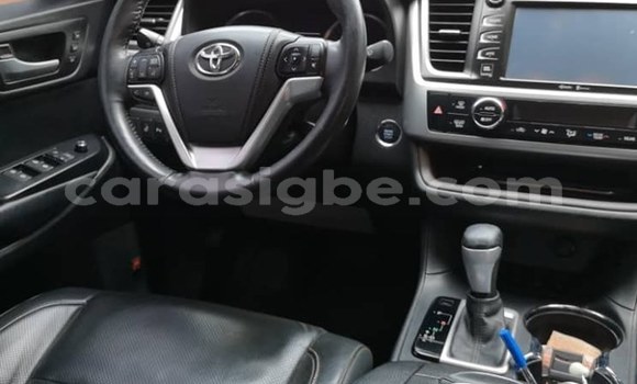 Buy Used Toyota Highlander Silver Car in Lome in Togo Buy Used Toyota Highlander Silver Car in Lome in Togo