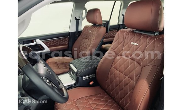 Buy Import Toyota Land Cruiser Black Car in Import - Dubai in Togo Buy Import Toyota Land Cruiser Black Car in Import - Dubai in Togo