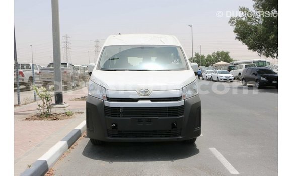 Acheter Import Voiture Toyota Hiace Blanc à Import - Dubai, Togo Acheter Import Voiture Toyota Hiace Blanc à Import - Dubai, Togo