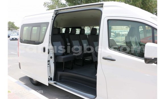 Acheter Import Voiture Toyota Hiace Blanc à Import - Dubai, Togo Acheter Import Voiture Toyota Hiace Blanc à Import - Dubai, Togo