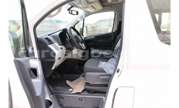 Acheter Import Voiture Toyota Hiace Blanc à Import - Dubai, Togo Acheter Import Voiture Toyota Hiace Blanc à Import - Dubai, Togo