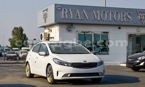 Acheter Import Voiture Kia Cerato Blanc à Import - Dubai, Togo Acheter Import Voiture Kia Cerato Blanc à Import - Dubai, Togo
