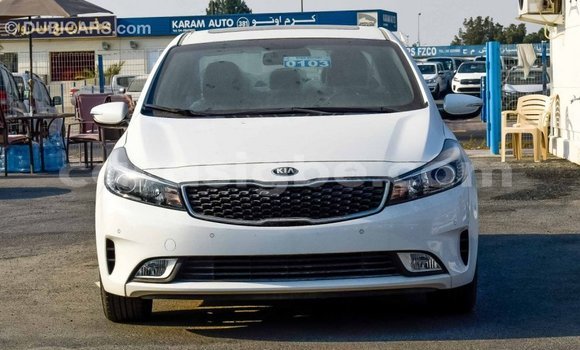 Acheter Import Voiture Kia Cerato Blanc à Import - Dubai, Togo Acheter Import Voiture Kia Cerato Blanc à Import - Dubai, Togo