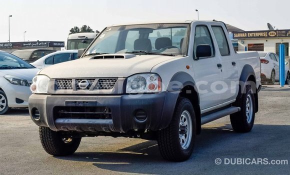 Acheter Import Voiture Nissan NP 300 Blanc à Import - Dubai, Togo Acheter Import Voiture Nissan NP 300 Blanc à Import - Dubai, Togo