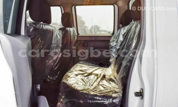 Acheter Import Voiture Nissan NP 300 Blanc à Import - Dubai, Togo Acheter Import Voiture Nissan NP 300 Blanc à Import - Dubai, Togo