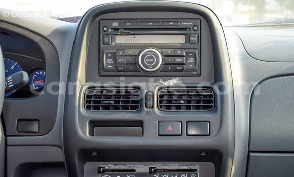 Acheter Import Voiture Nissan NP 300 Blanc à Import - Dubai, Togo Acheter Import Voiture Nissan NP 300 Blanc à Import - Dubai, Togo