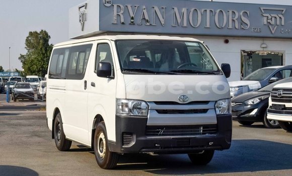 Acheter Import Voiture Toyota Hiace Blanc à Import - Dubai, Togo Acheter Import Voiture Toyota Hiace Blanc à Import - Dubai, Togo