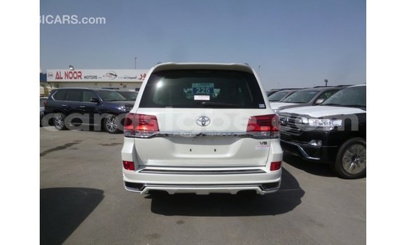 Buy Import Toyota Land Cruiser White Car in Import - Dubai in Togo Buy Import Toyota Land Cruiser White Car in Import - Dubai in Togo