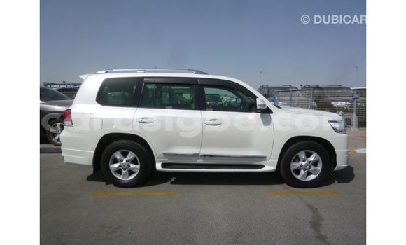 Buy Import Toyota Land Cruiser White Car in Import - Dubai in Togo Buy Import Toyota Land Cruiser White Car in Import - Dubai in Togo