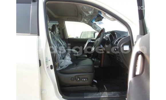 Acheter Import Voiture Toyota Prado Blanc à Import - Dubai, Togo Acheter Import Voiture Toyota Prado Blanc à Import - Dubai, Togo
