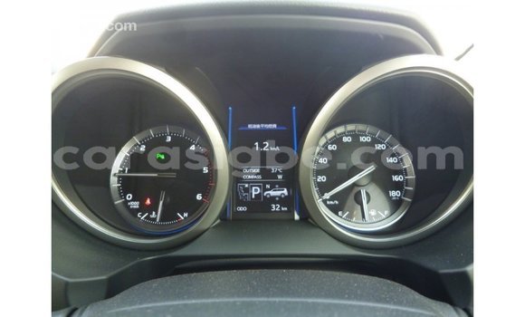 Acheter Import Voiture Toyota Prado Blanc à Import - Dubai, Togo Acheter Import Voiture Toyota Prado Blanc à Import - Dubai, Togo