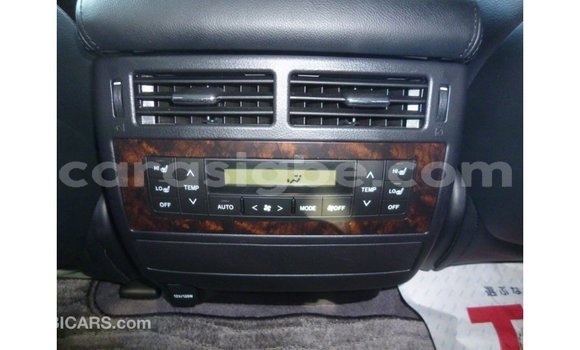 Acheter Import Voiture Toyota Land Cruiser Blanc à Import - Dubai, Togo Acheter Import Voiture Toyota Land Cruiser Blanc à Import - Dubai, Togo