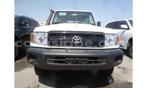 Acheter Import Voiture Toyota Land Cruiser Blanc à Import - Dubai, Togo Acheter Import Voiture Toyota Land Cruiser Blanc à Import - Dubai, Togo