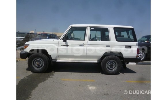 Acheter Import Voiture Toyota Land Cruiser Blanc à Import - Dubai, Togo Acheter Import Voiture Toyota Land Cruiser Blanc à Import - Dubai, Togo