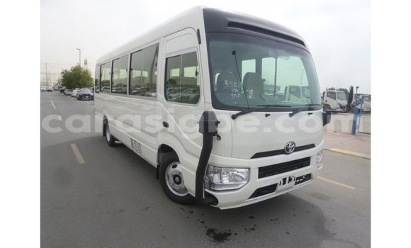 Acheter Import Voiture Toyota Coaster Blanc à Import - Dubai, Togo