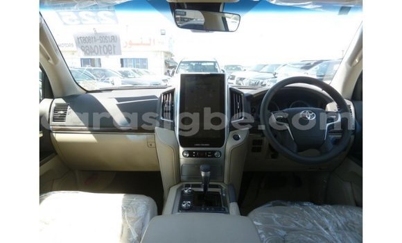 Buy Import Toyota Land Cruiser White Car in Import - Dubai in Togo Buy Import Toyota Land Cruiser White Car in Import - Dubai in Togo
