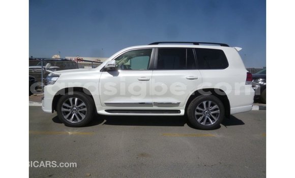 Buy Import Toyota Land Cruiser White Car in Import - Dubai in Togo Buy Import Toyota Land Cruiser White Car in Import - Dubai in Togo