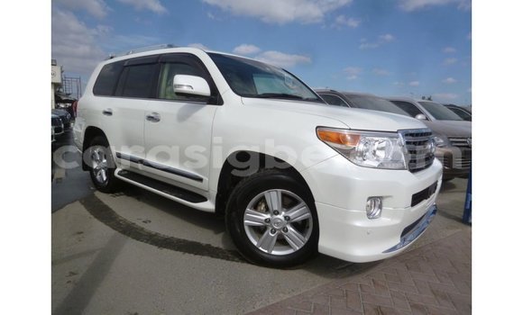 Acheter Import Voiture Toyota Land Cruiser Blanc à Import - Dubai, Togo Acheter Import Voiture Toyota Land Cruiser Blanc à Import - Dubai, Togo